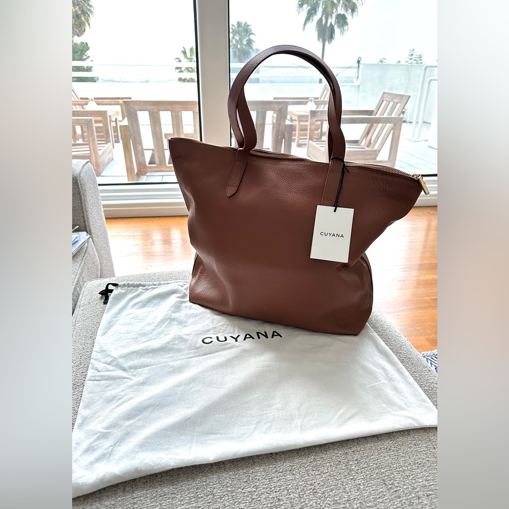Cuyana Classic Large Leather Tote Bag (Earlier Version)